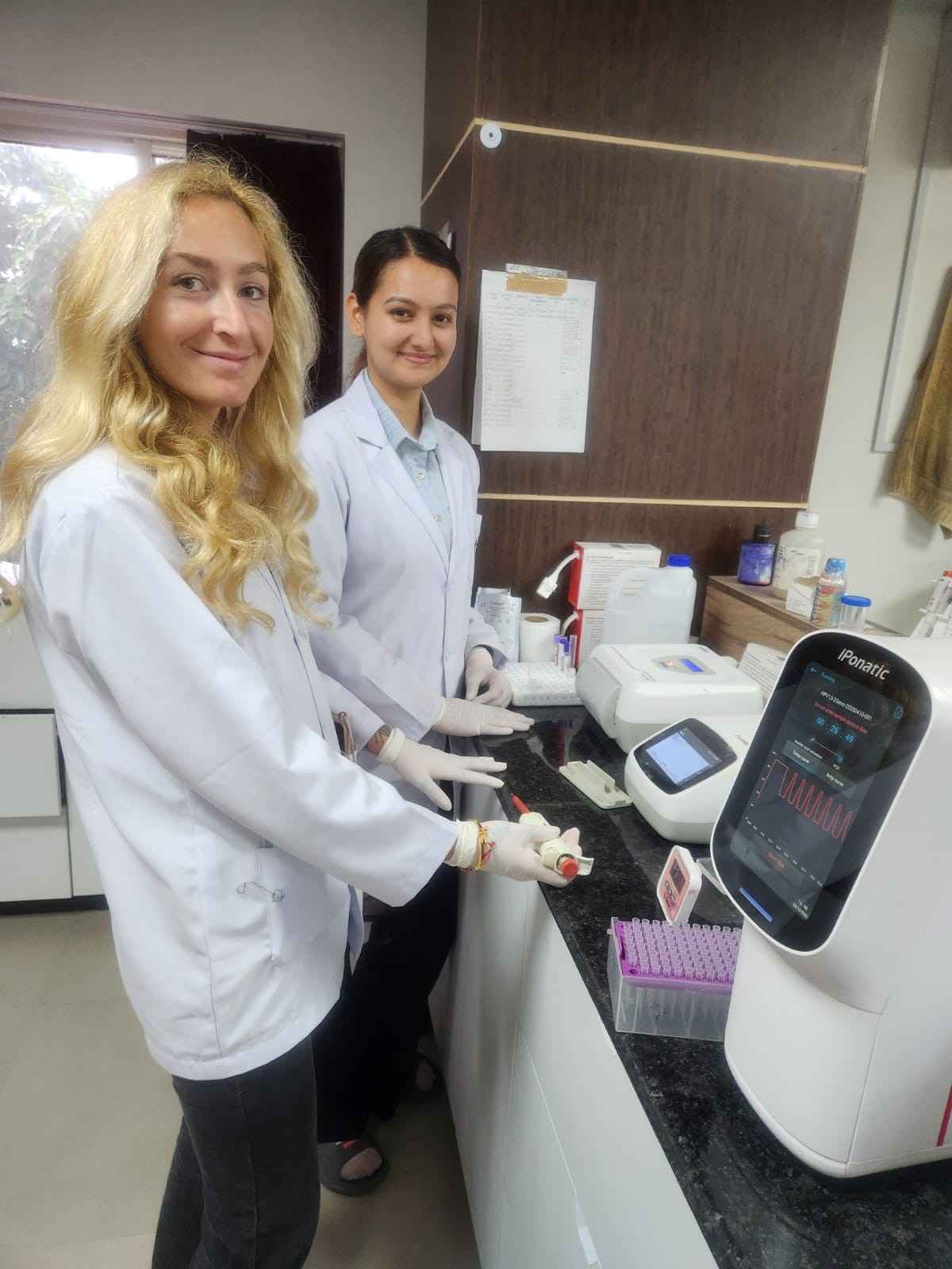 Life Quest scientists at iPonatic analyser